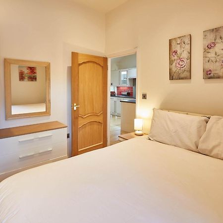 Host & Stay - Folkton Cottages Scarborough Oda fotoğraf
